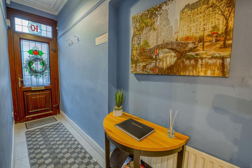 Charming City Home, Beside The Serene Ormeau Park Belfast Exteriör bild