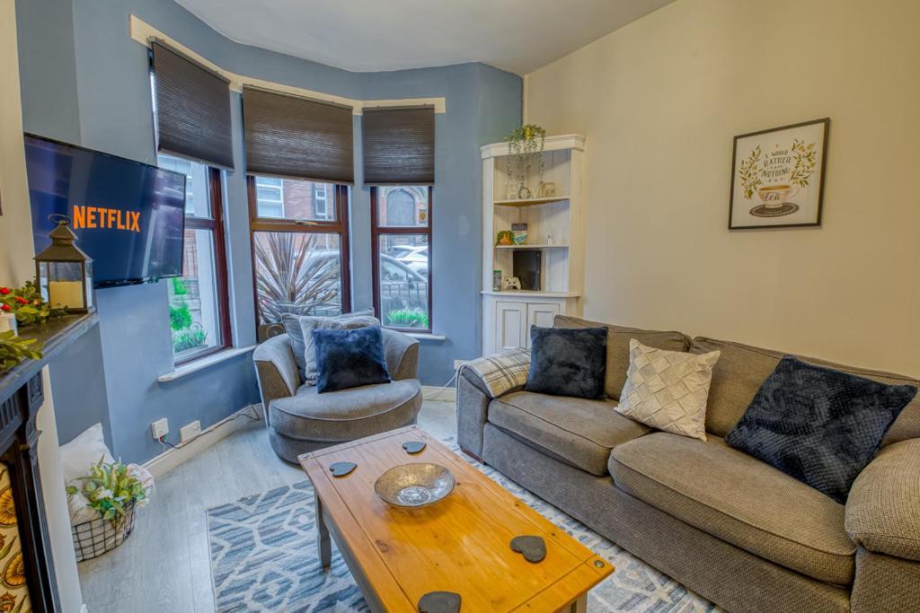 Charming City Home, Beside The Serene Ormeau Park Belfast Exteriör bild