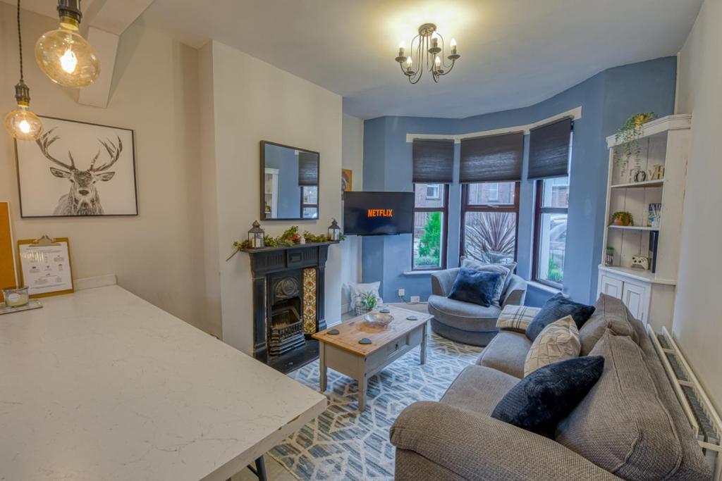 Charming City Home, Beside The Serene Ormeau Park Belfast Exteriör bild