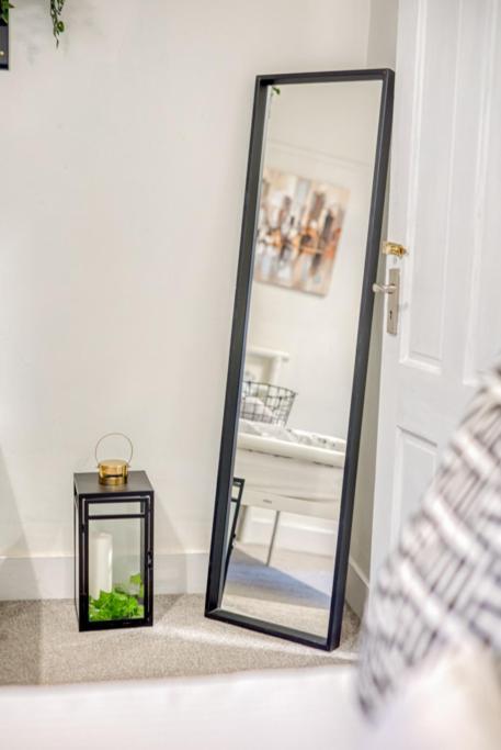 Charming City Home, Beside The Serene Ormeau Park Belfast Exteriör bild